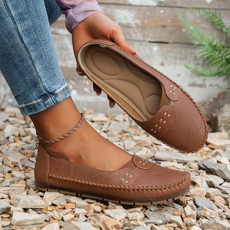 Comfortable, breathable flat shoes for women