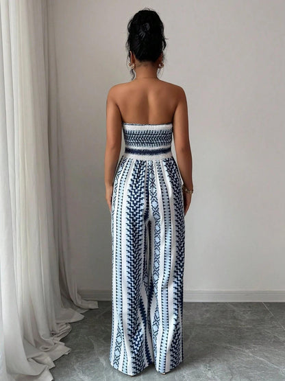 👗💙 Geometric Jumpsuit with Halter Neckline & Side Slit – 50% OFF! Perfect for Beach, Office & Evening. 🔥✨